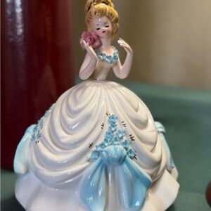 🎀Josef Originals Porcelain figurine titled 'The Flirt' from SweetSixteen Series🎀